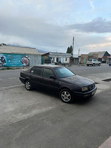 second tech: Volkswagen Vento: 1992 г., 2 л, Механика — 5