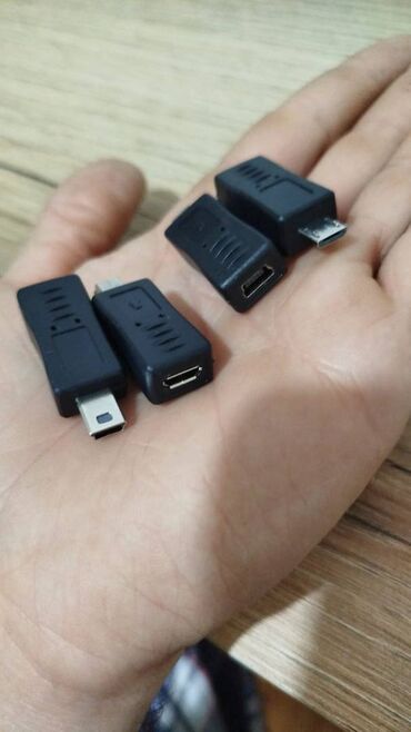 Digər kompüter aksesuarları: Adapter kabel və perexadnik, ötrücü, keçirici; şəkilləri çevirib baxa — 7