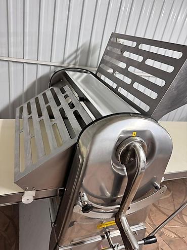 Тестораскаточные аппараты: Тестораскаточная машина (dough sheeter) модель E630 Профессиональная — 2