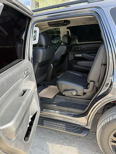 Продажа авто: Toyota Sequoia: 2021 г., 5.7 л, Автомат, Бензин, Внедорожник — 7