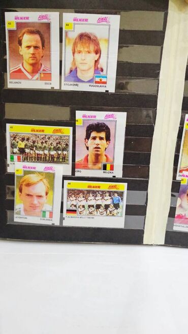 Markalar: 195 ədəd saqqız kağızı+ iri marka kitabı= hamısı birlikdə 100 manat — 3