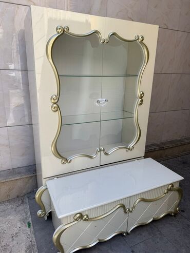 ağ lövhə: ТВ подставка