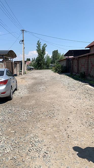 Дома: Продаётся участок с домом и двором в частном секторе. - Участок — 5