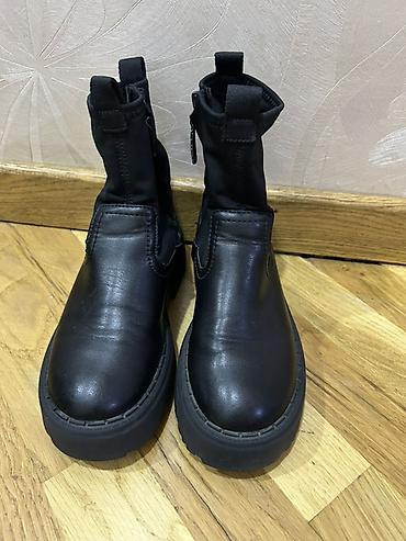 keta: ZARA bot 32 razmer qiymeti 20m
ZARA krasofka 32 razmerqiymeti 15m — 2