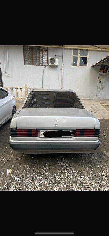 мопеды и мотоциклы: İlkin ödəniş 1100azn Model: Mercedes-Benz W124 sedan (arxa görünüş)