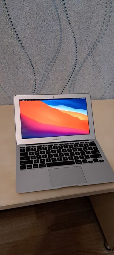 macbook 2017: İşlənmiş Apple MacBook, 11.6 ", Intel Core i5, 128 GB