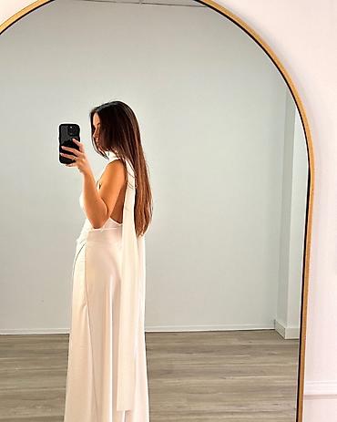 Haljine: 💫Elegantna duga haljina sa šalom oko vrata
✅2900 din — 6