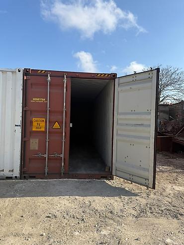 konteyner satilir: 40 fut həcmində metal dəniz konteyneri - Ölçü: təxminən 12 m uzunluq — 2