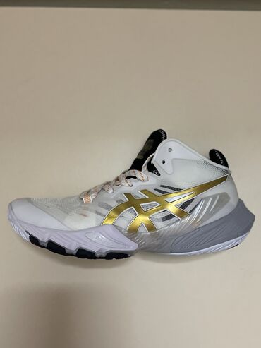 зимние обувь мужская: Волейбольный кроссовки - ASICS Metarise Gold White Новые, 38 размер