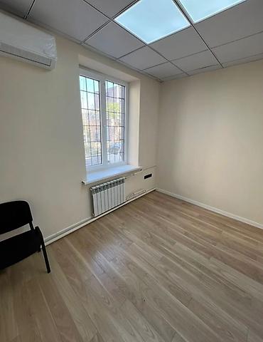 Аренда офисов: Аренда офисов, 100 м², В жилом комплексе, С оборудованием, С отдельной кухней — 7