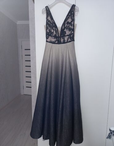 бальные платье: M (EU 38), цвет - Черный