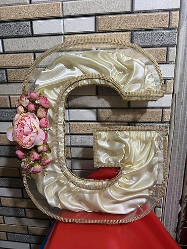 a herifi: Dekorativ hərf – “G” - Material: şəffaf akril əsas, krem rəngli — 1