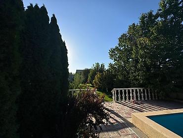 Продажа коттеджей и домов: Продается шикарный дом в ж/м Киргизия-1! (500 метров от проспекта — 10