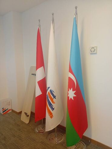 Ofis masaları: Продаются офисное оборудование в отличном состоянии : мониторы, сейф — 4