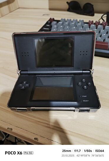 шагаюший машинка: Продам Nintendo Ds Lite, Прошитая На Картридже R4, Внутри Микросд