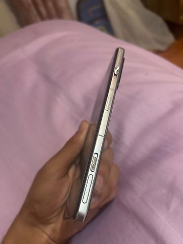 15 pro max qiymet: Telefon işləməsində heç bir problem yoxdu. Təkcə arxasında çat var heç — 8