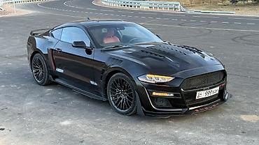 спортивные машыны: Ford Mustang с тюнинг-пакетом под Shelby GT500. Ключевые особенности — 3