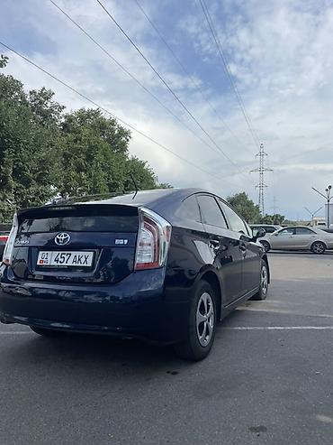 за неделю: Toyota Prius: 2015 г., 1.8 л, Автомат, Гибрид, Хэтчбэк — 10