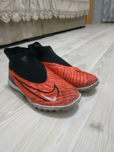 Кроссовки и спортивная обувь: Сороконожки nike phantom gx красного цвета, размер 38! Носил пару раз