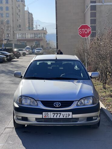 авто крепеж: Toyota Avensis: 2001 г., 1.8 л, Механика, Бензин, Седан