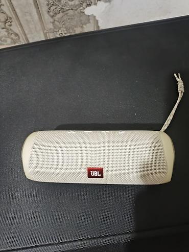 mchose v9: Портативная Bluetooth‑колонка JBL Flip 5 (бежевый/кремовый цвет) — 1