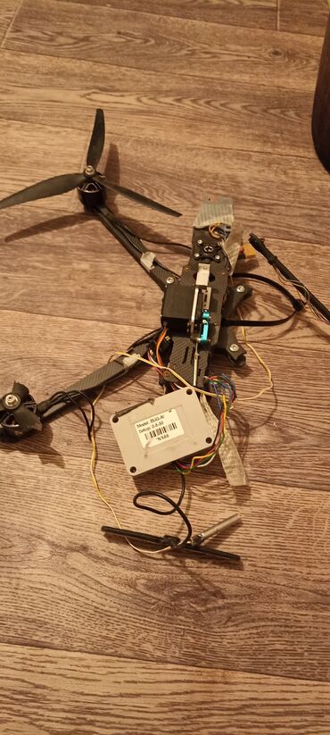 проекти: Самосборный квадрокоптер (платформа под 5–6" пропеллеры) Описание: -