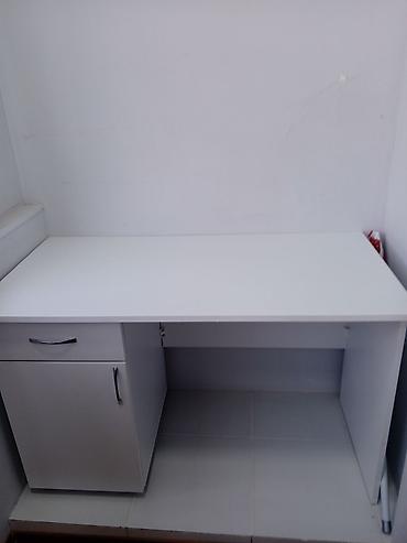 Az isldnib.yaxsi veziyyetdedir.yerim olmadigi ucun satiram.asagi yeri