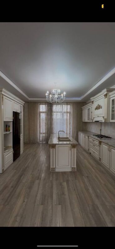 продаю дом центр: Дом, 358 м², 6 комнат, Агентство недвижимости