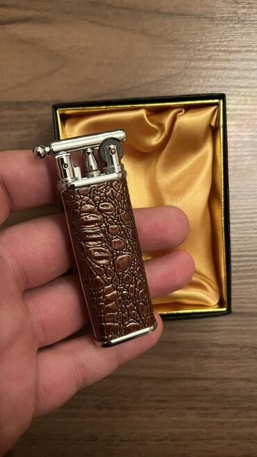 Toy paltarları və aksesuarları: Klassik dizaynlı qazlı alışqan - Retro üslubda, yuxarıdan qapaqlı və