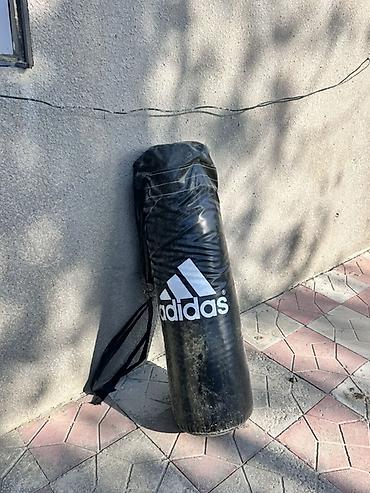 адидас: Adidas brendinin asqılı boks kisəsi İki qulpu cırlıb tikdirmek lazmdı — 1