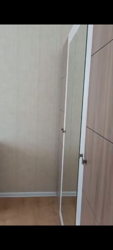 Uzunmüddətli kirayə mənzillər: Əhmədli metrosun bir adimliqi Flo magazasin arxası 16/6 mertebesi 3 — 15