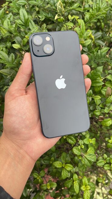 Apple iPhone: IPhone 13, Б/у, 128 ГБ, Черный, Чехол, 82 %