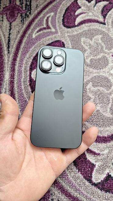 apple 17 pro: IPhone 16 Pro, Б/у, 256 ГБ, Black Titanium, Зарядное устройство, Защитное стекло, Чехол, 93 % — 2