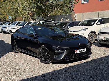 Tesla: Voyah : 2023 г., Электромобиль, Фастбек — 3