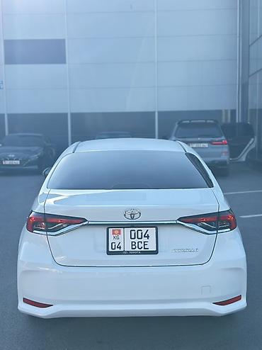 2023: Toyota Corolla: 2023 г., 1.2 л, Автомат, Бензин, Седан — 5