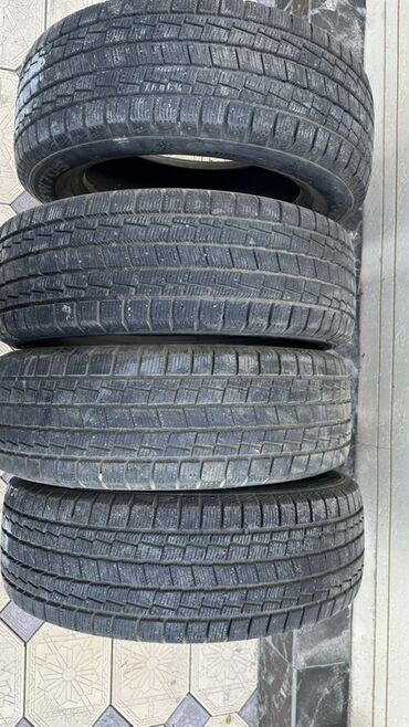 шины r14c: Комплект из 4 зимних шин без дисков. - Размер: 235/60 R18 -