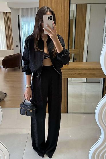 Kompleti: 🩶Komplet
Cena 6100
Vel.S m l
V55 — 4