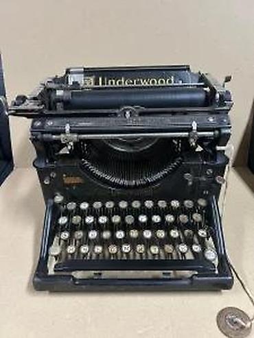 vojne stvari: Underwood mehanička pisaća mašina – ruska/ćirilična tastatura - — 1