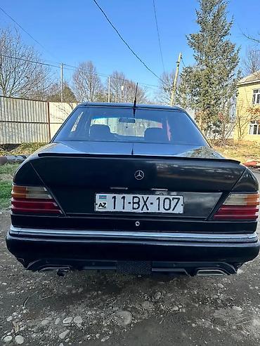 mercedes 210 ehtiyyat hissəsi: Barter var üstündə 1000 manat almaq şertiyle Mercedes-Benz E-Class — 1