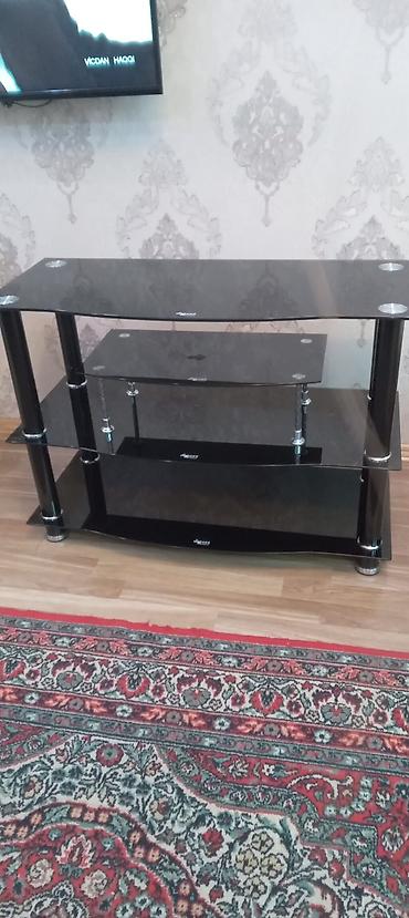 TV altlığı: Vugues markalı şüşə TV altlığı - Material: temperli qara şüşə rəflər — 3