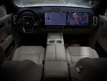 Lixiang: Lixiang L7: 2024 г., 1.5 л, Вариатор, Гибрид, Кроссовер — 8