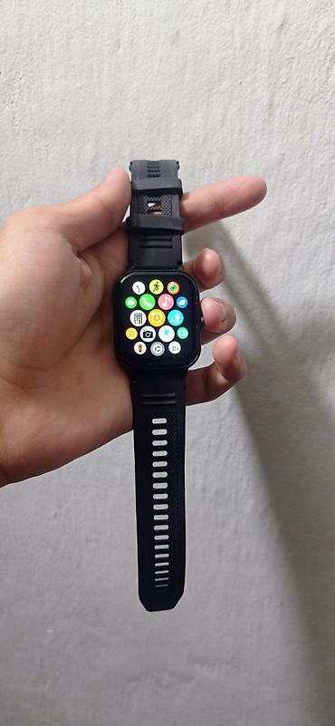 apple watch 4 бишкек: Смарт-часы с прямоугольным сенсорным дисплеем и черным спортивным — 3