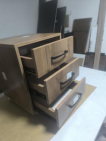 Тумбы для вещей и одежды: 4500 Продаю новые тумбочки высота 55см ширина 40 глубина 40 4500 — 8