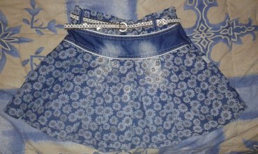 kompleti sa suknjom: Suknjica za devojcice br. 128 ili br. 8 od mekanog teksasa ocuvana