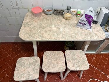 Кухонные столы и стулья: Кухонный стол и стул, Б/у, Самовывоз, цвет - Белый