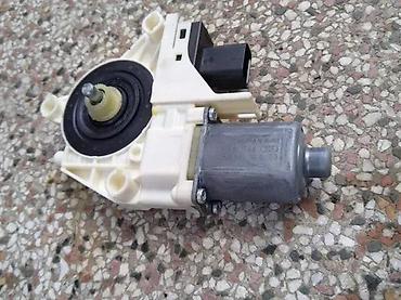 Auto-delovi: Fiat freemont Motor podizača stakla prednji desni. Fiat freemontMotor — 2