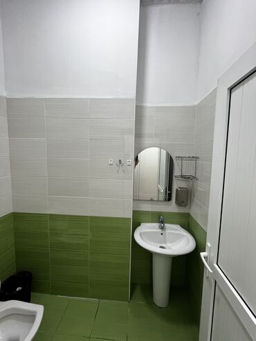 Otel və hostellər: Hostel içəri şəhər metrosunun tam yanında yerləşir. Hər günlük — 10