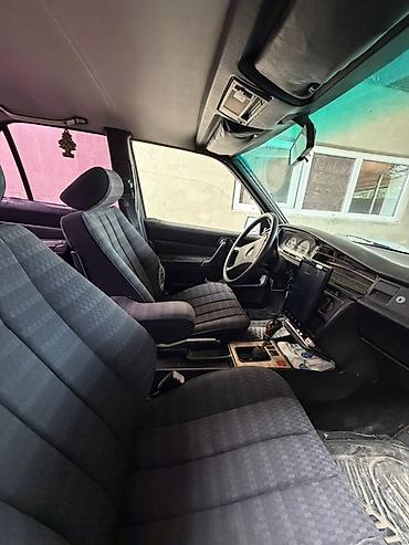 ешка 124: Mercedes-Benz 190: 1991 г., 1.8 л, Бензин, Седан — 7