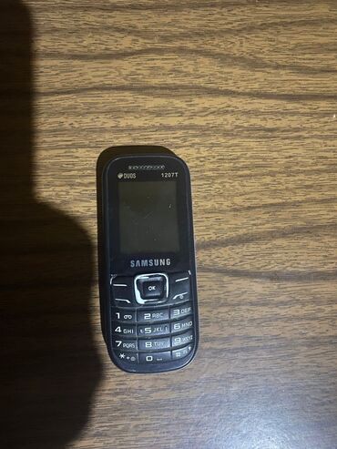 ziynət əşyaları: Samsunq Duas. İşlək vəziyyətdə sadəcə daşı yoxdur