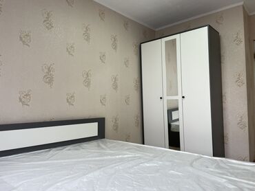 помощник полка: Уктоочу бөлмө гарнитуру, Эки кишилик керебет, түсү - Боз